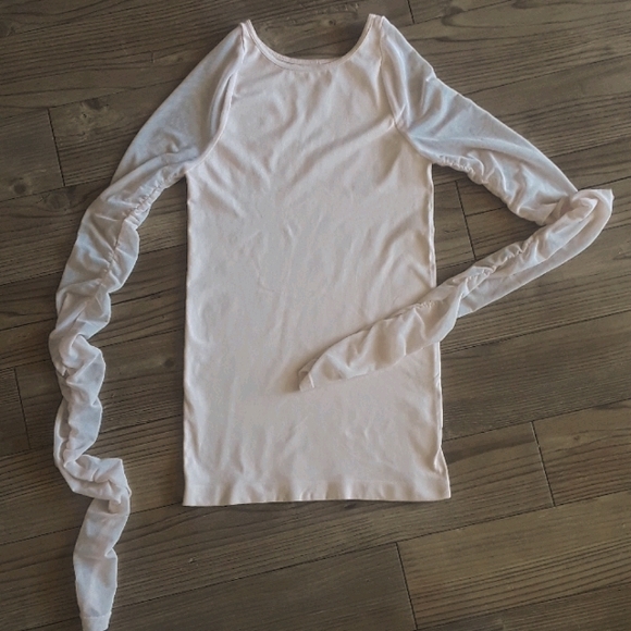 FREE PEOPLE intimately scrunch sleeve top - Picture 3 of 7